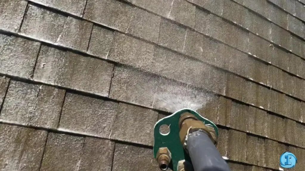 Fall essential roof cleaning services