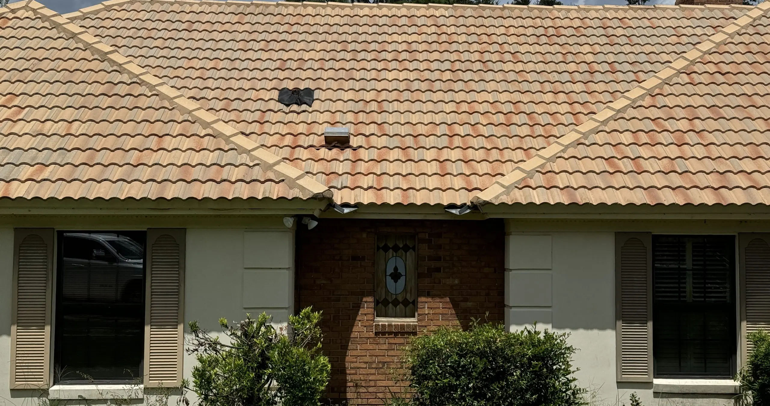 Soft Wash Transformation Unveiled in Sweetwater Club, Wekiva Springs - After