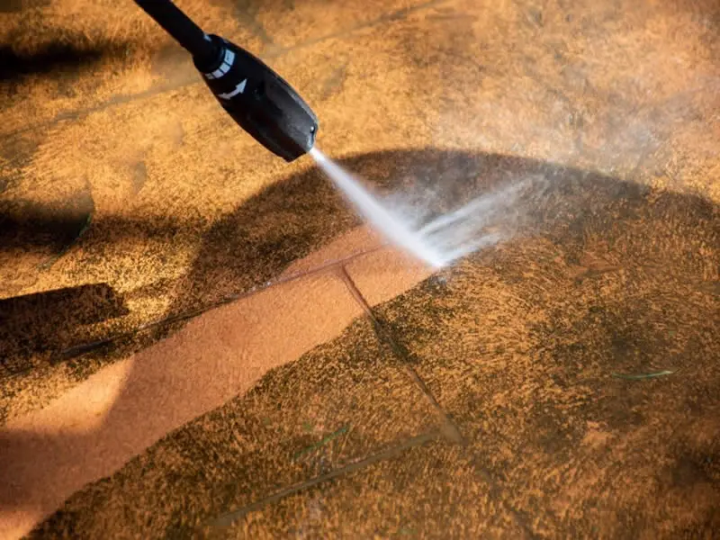 The Difference Between Pressure Washing and Soft Washing